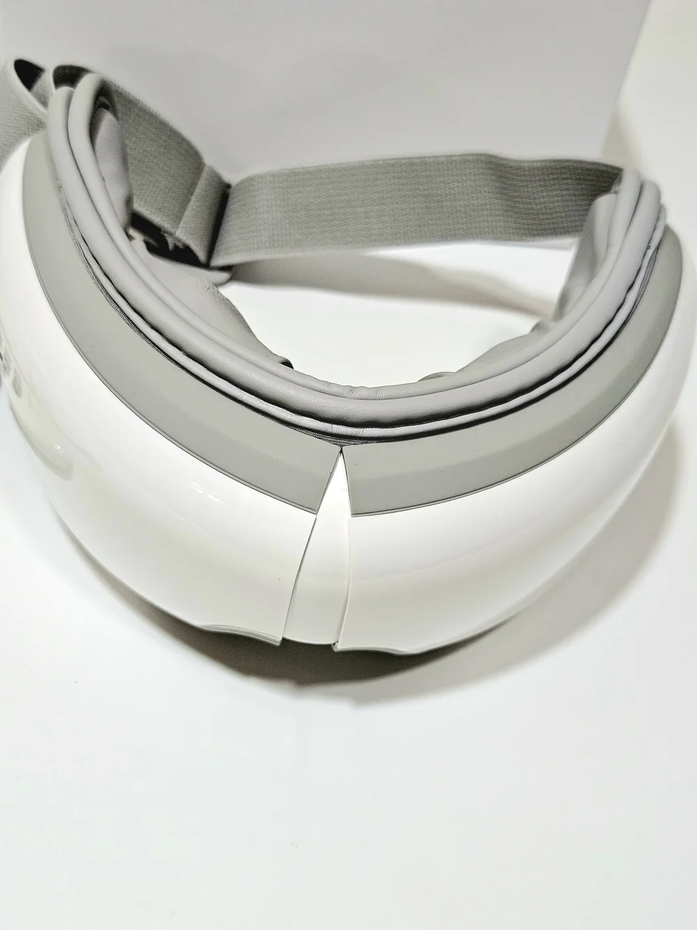 RENPHO White Eye Massager with Remote - Soothing Relief